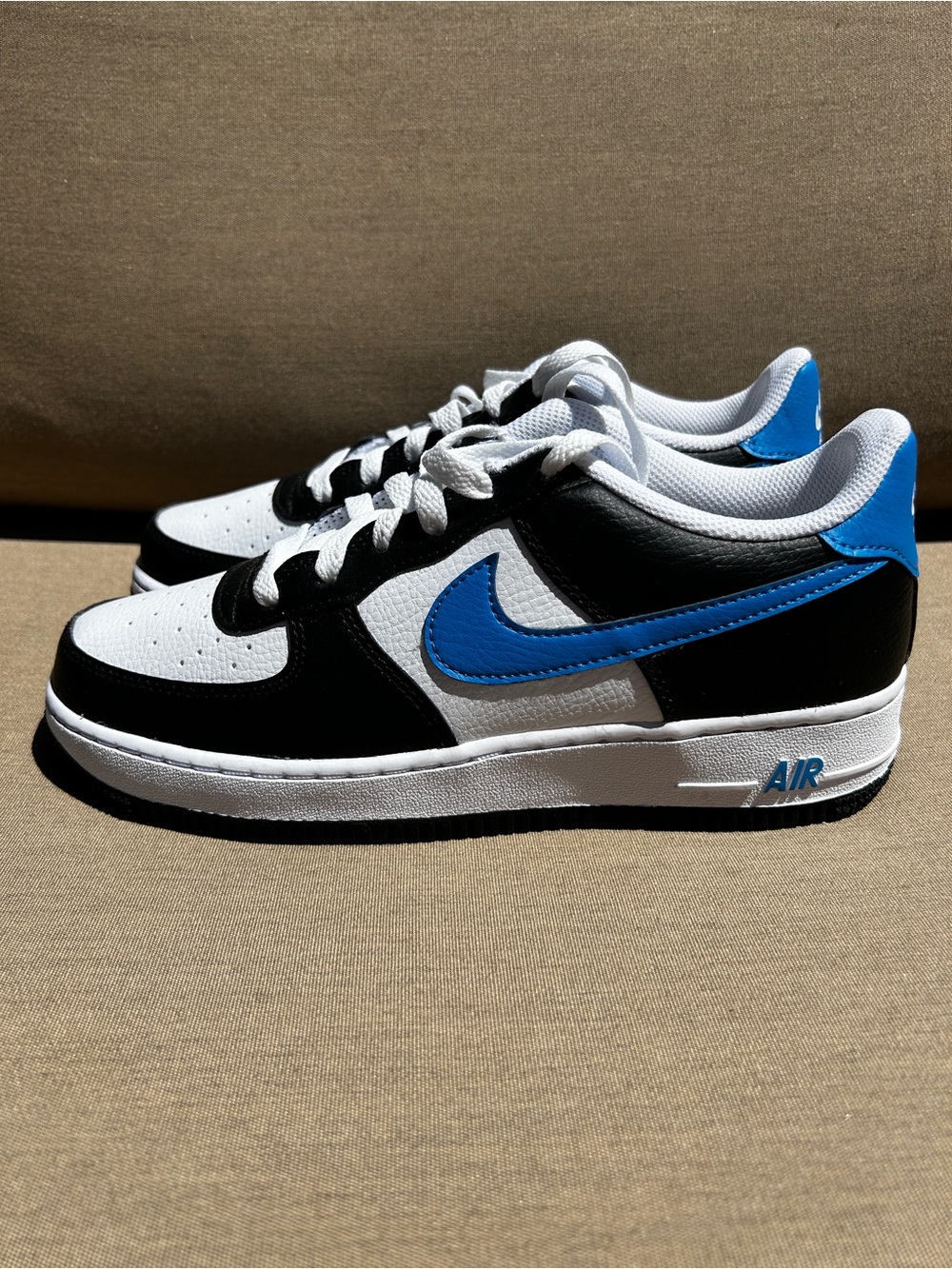 NIKE AIR FORCE ONE LOW WHITE BLACK  BLUE FN8008-001 Size 7Y 8.5 Women’s NEW